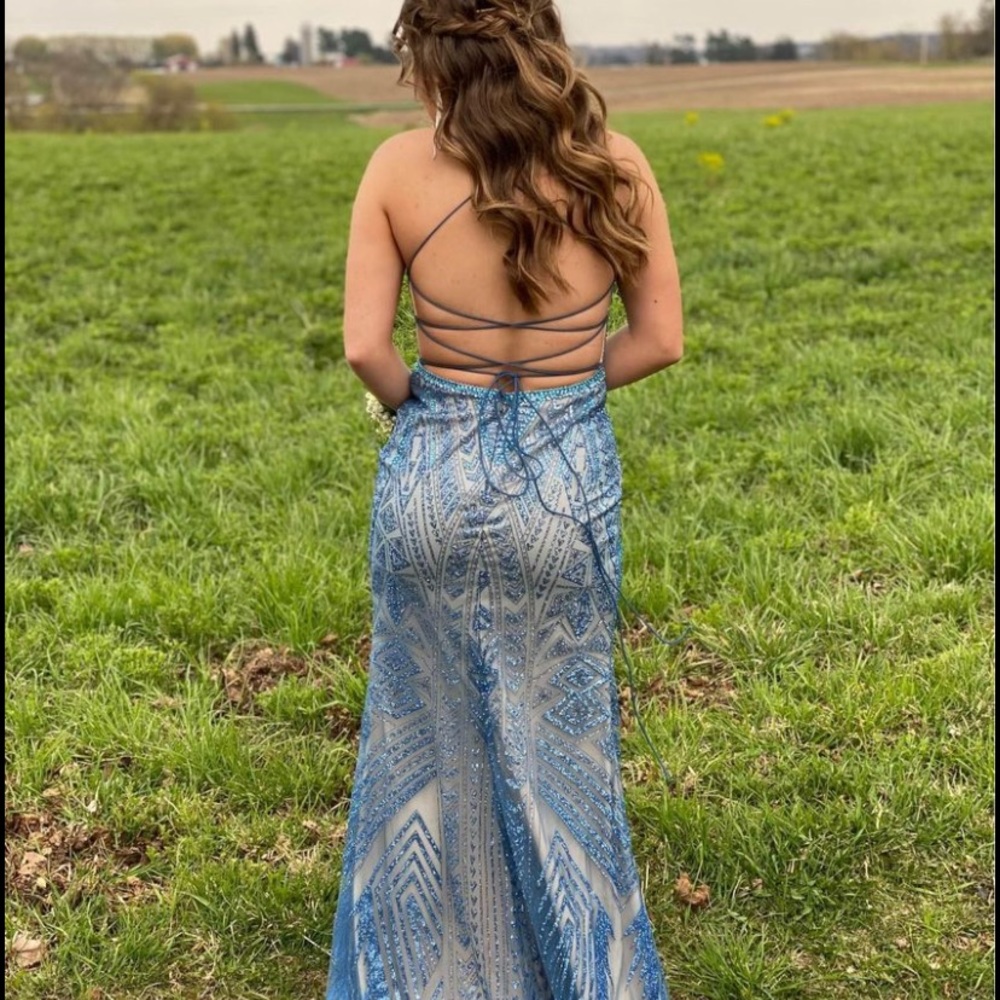 GORGEOUS PROM DRESS!